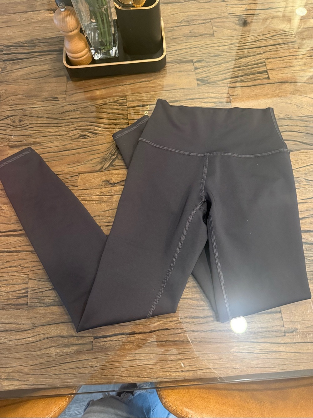 ALO 7/8 leggings like new worn twice!